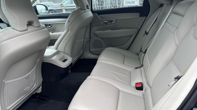 Volvo V90 2.0 D4 Cross Country Pro 5dr AWD Geartronic Diesel Estate